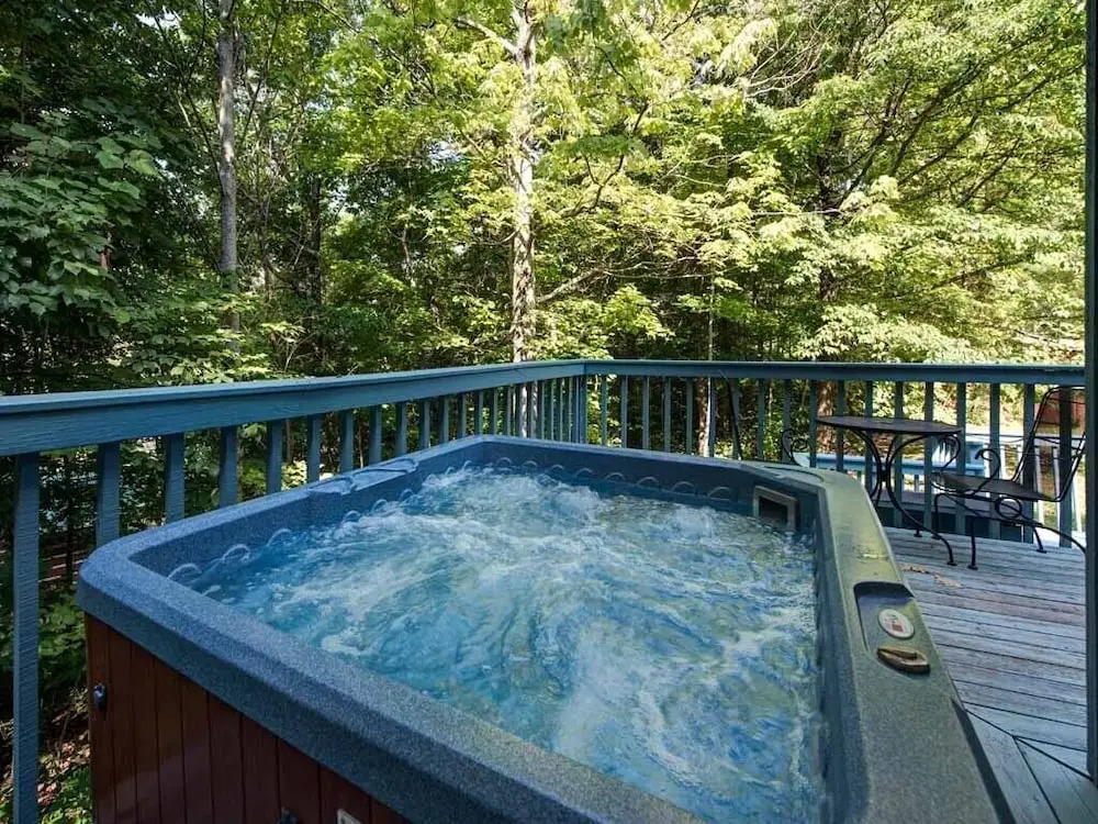Woodsong - One Bedroom Cabin