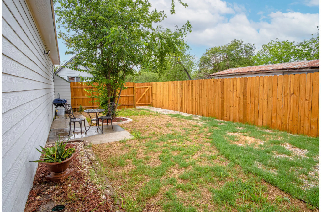 Spacious 4 BR Home Near River Walk 6 Mins Drive