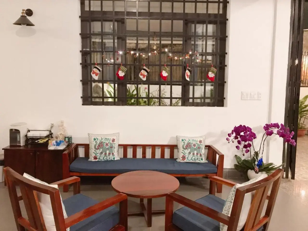 Queenie House
