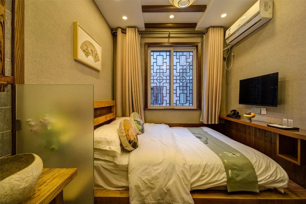 Wuzhen Maple Bridge Inn