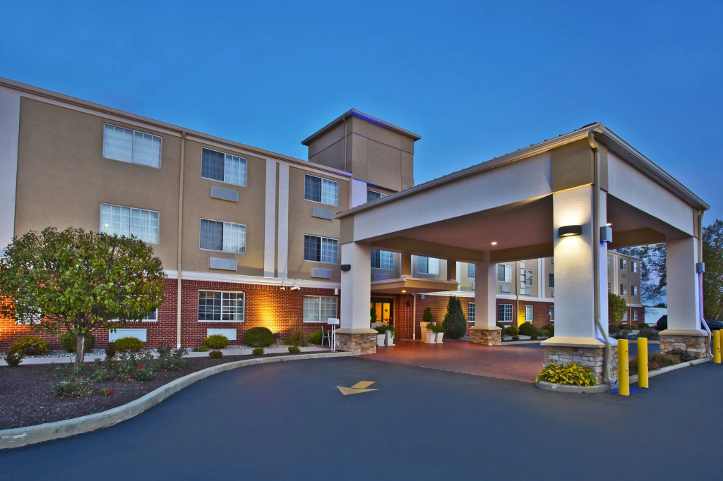 Holiday Inn Express Hotel & Suites Wabash by IHG