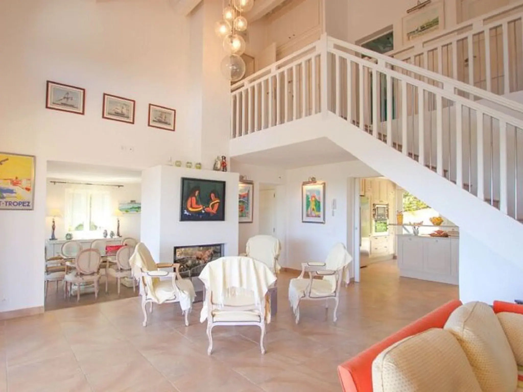 Serene Holiday Home in Grimaud With Private Pool