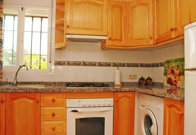 Bungalow with terrace, pool in Alicante
