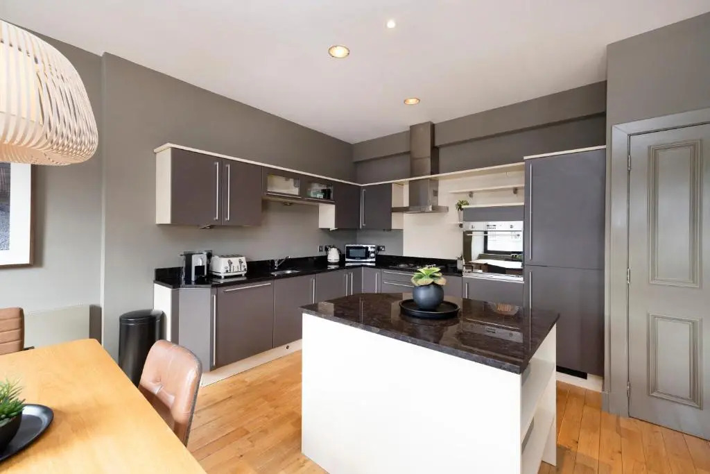 ALTIDO Luxury 2BR home on George Street