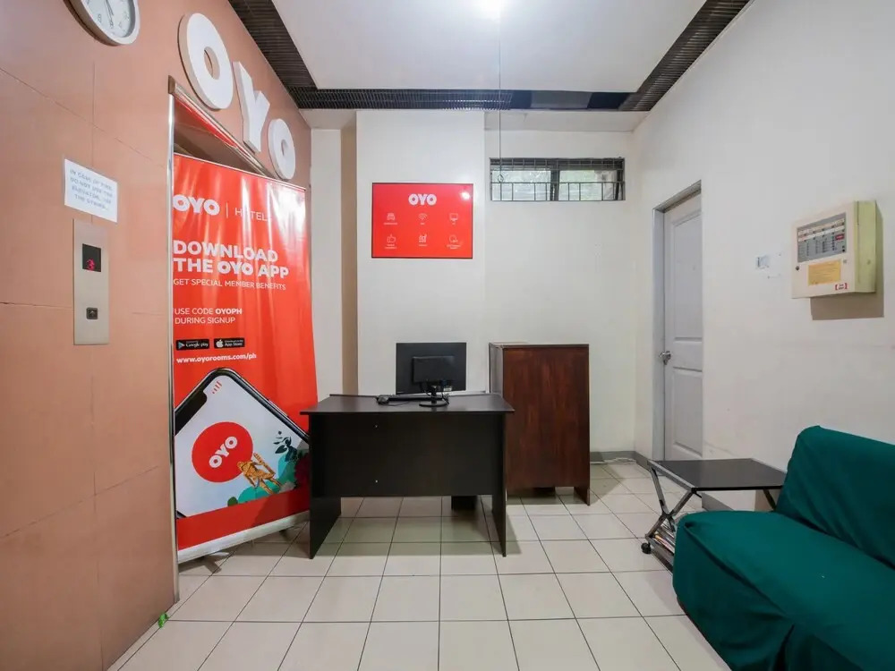 OYO 239 Tayuman Commercial Center