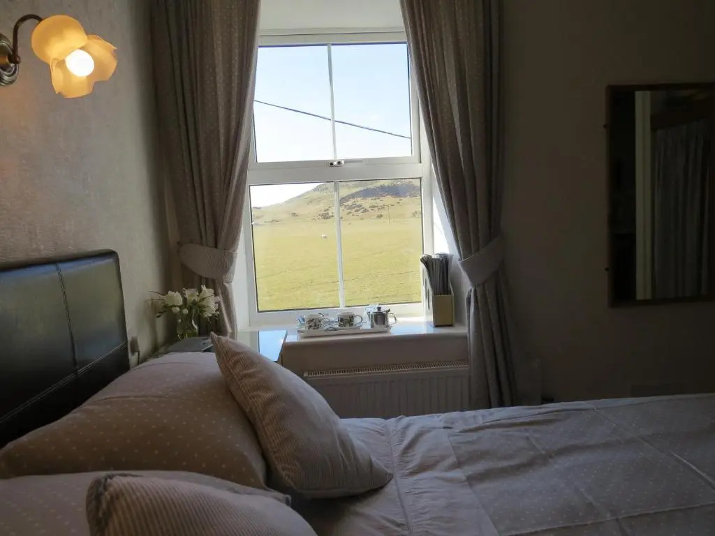 Gwrach Ynys Country Guest House