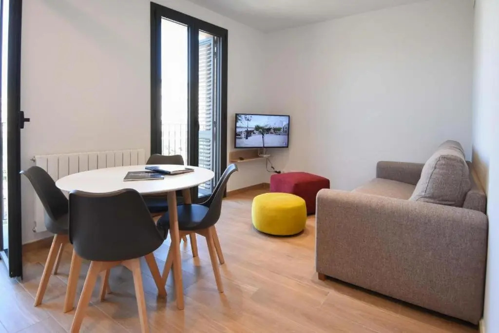 10 apartments in a modern central building with private car parking available