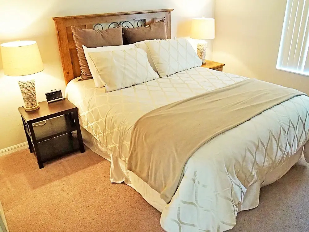 CP206MD - 5 beds with pool & heated hot tub , Davenport, US