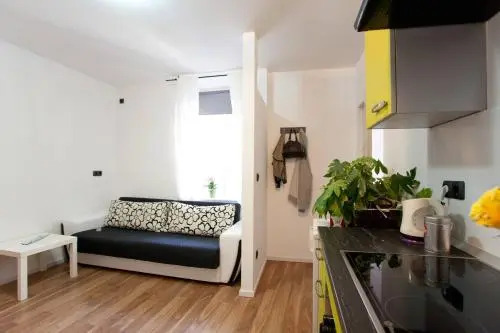 Apartments Top Center