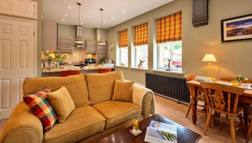 Elegant Apartment in Buxton, No Deposit