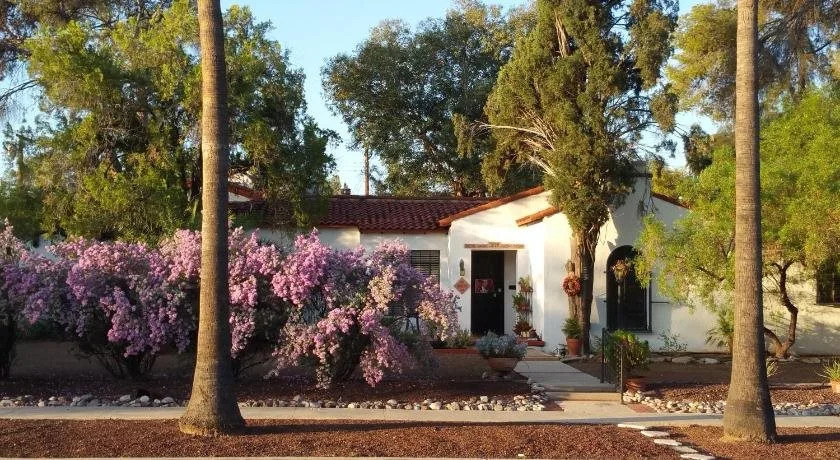 Sam Hughes Inn Bed & Breakfast
