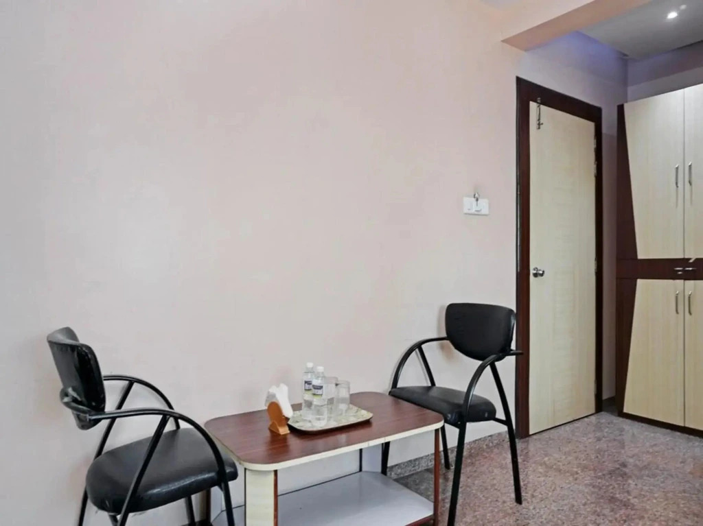 Hotel Crystal Court