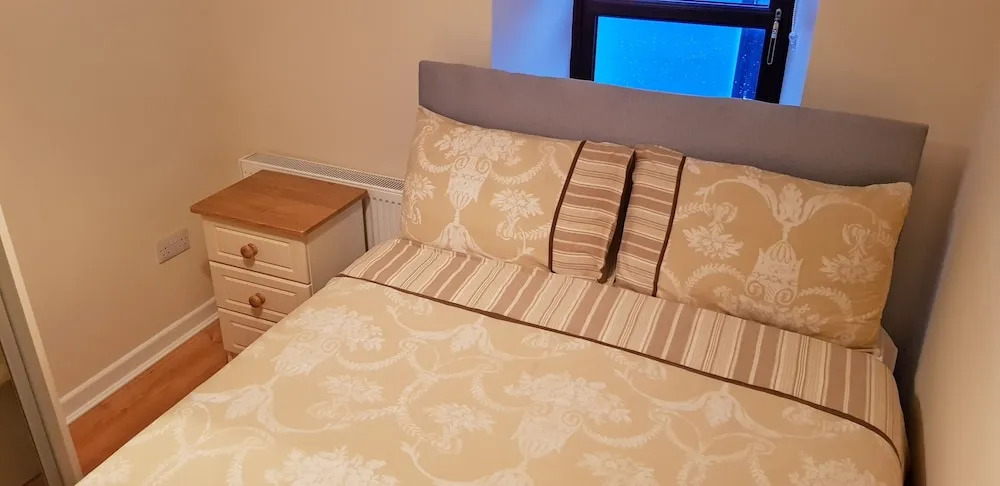3 Bedroom newly furnished cork city
