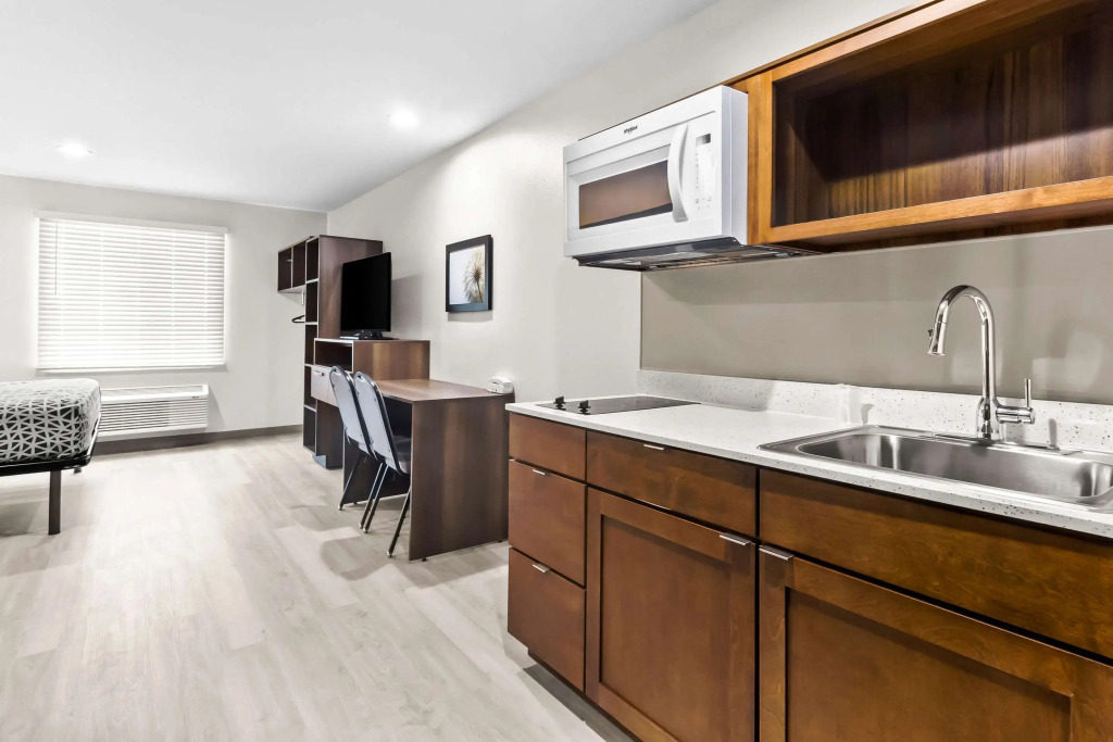 WoodSpring Suites South Houston Hobby