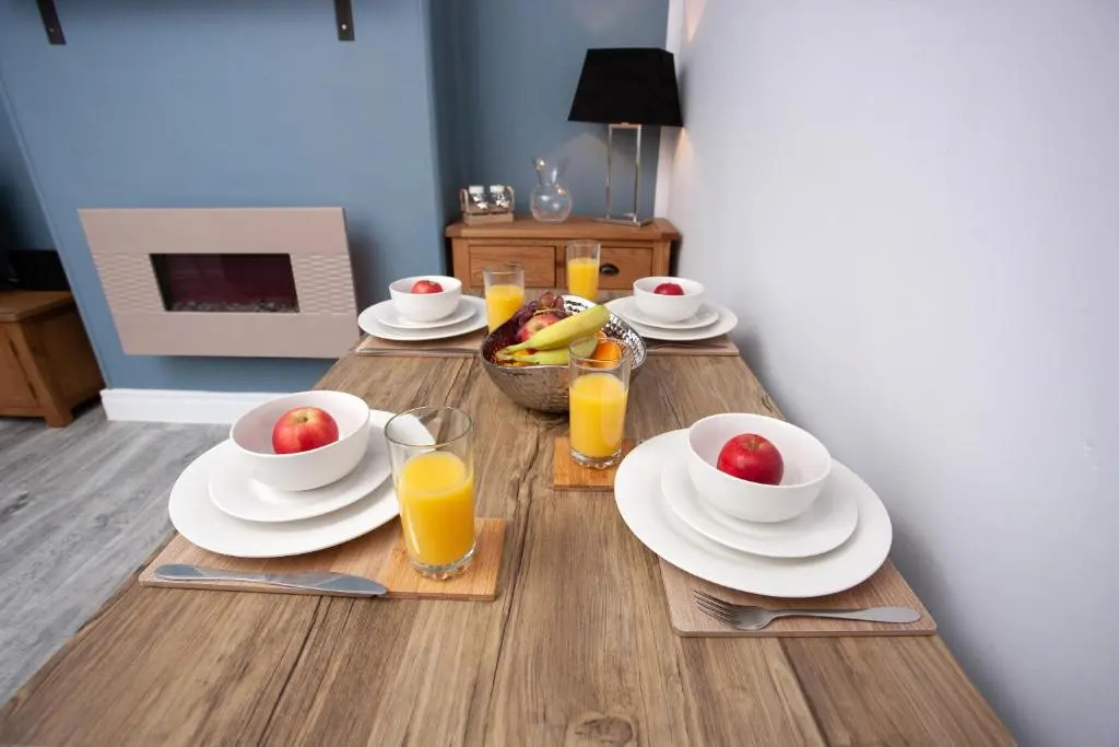 Keithlands House 4 Bedrooms Workstays UK Video Tour Available