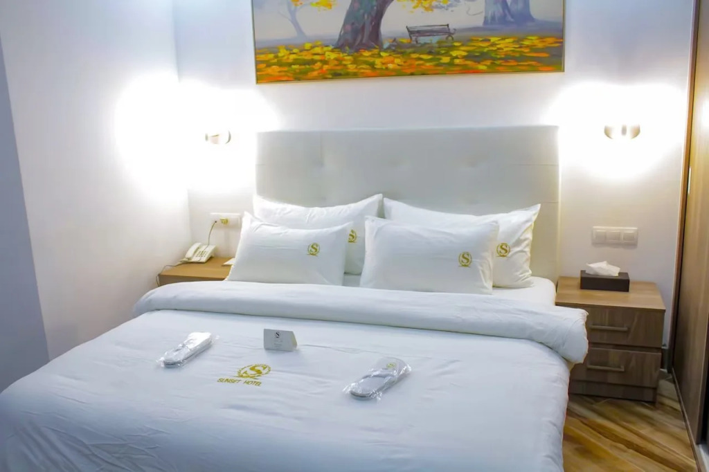 SUNSET HOTEL