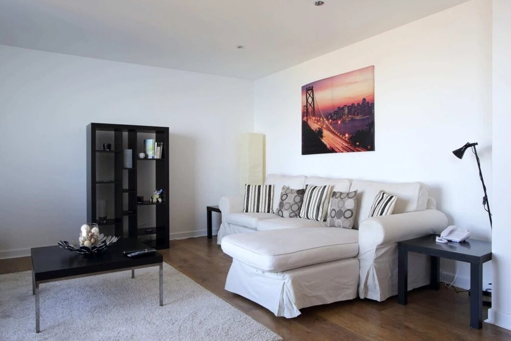 Modern Apartment in Leith With Sea Views