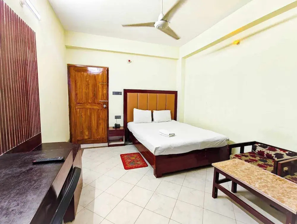 Urmee Guest House