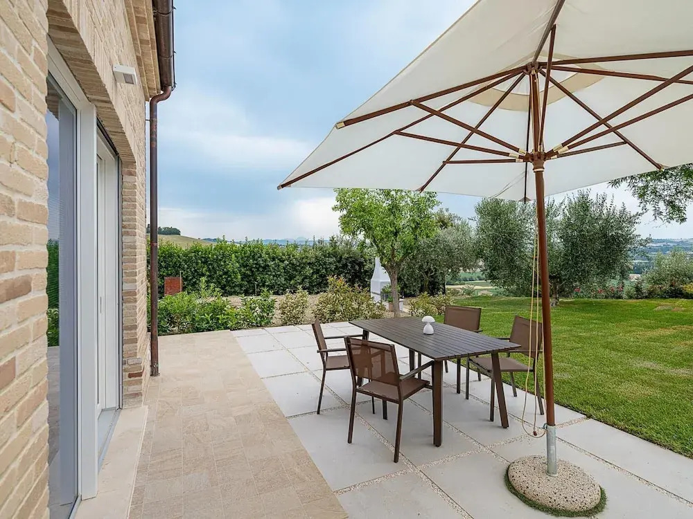 Spacious Stay in Montelupone