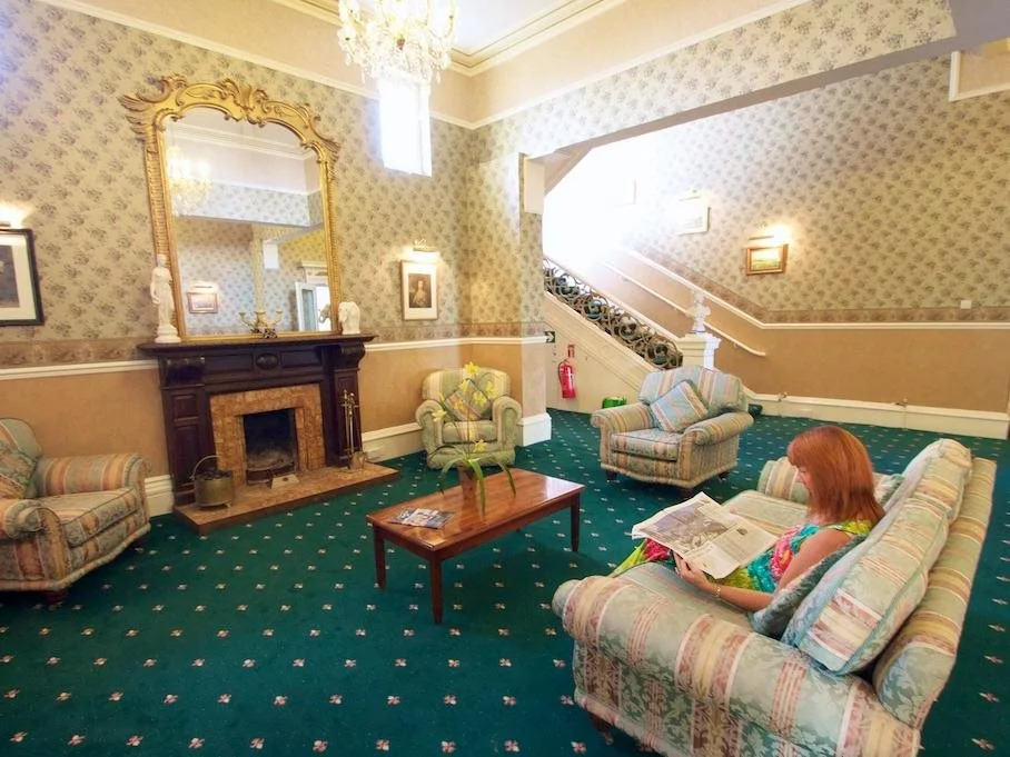 Marquis Hotel