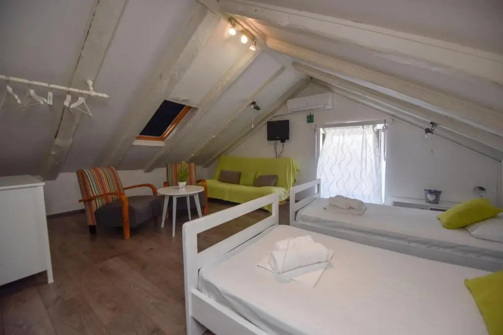 Klarisa Cozy Holiday Home with Private Garden
