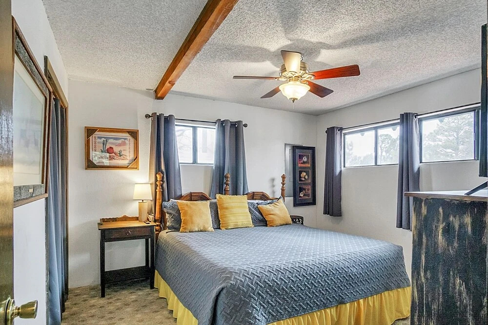 Hummingbird Haven - Charming Ruidoso Retreat 4 Bedroom Home by RedAwning