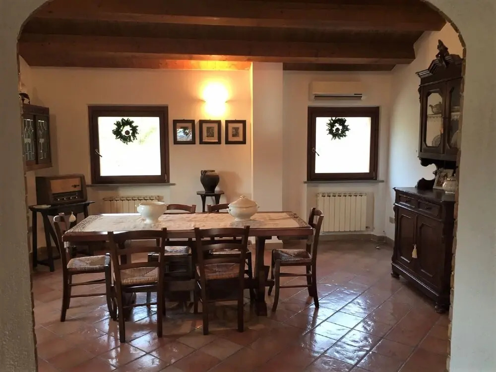 Traditional Villa in Varano With Private Garden