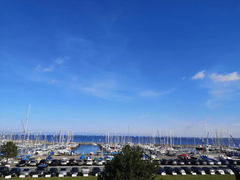 Sunny Seaside Apartment