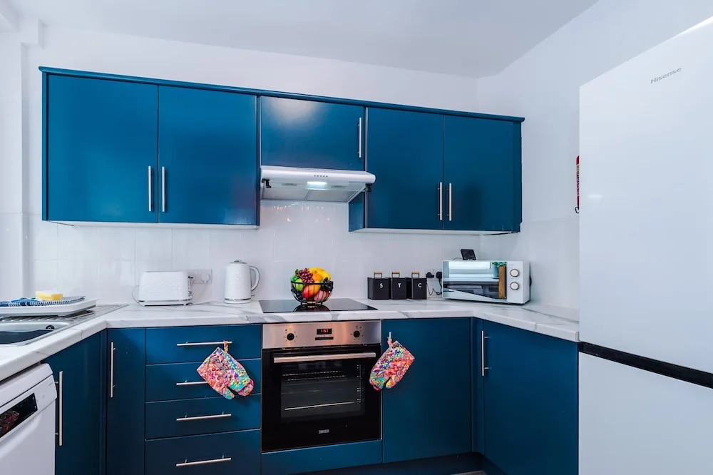 Spacious Home Sleeps 7 in the Heart of Anfield