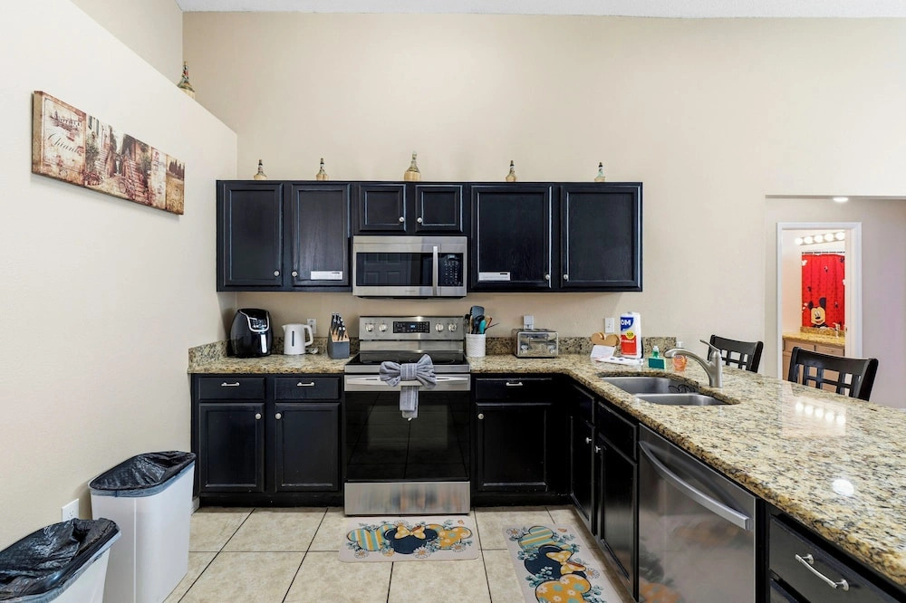 5BR Villa Private Pool & Game Room