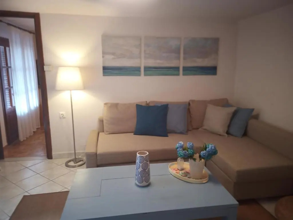 Plateia Apartments