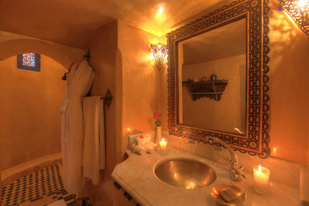 Riad Kaiss By Anika