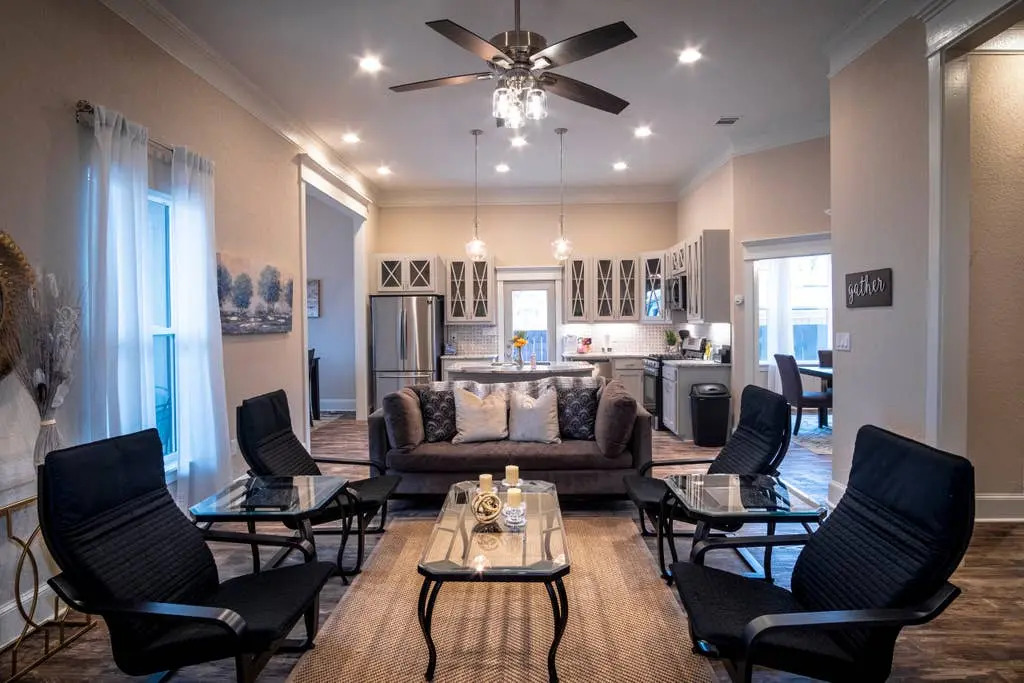 Brand NEW Large Impressive House Near Downtown!