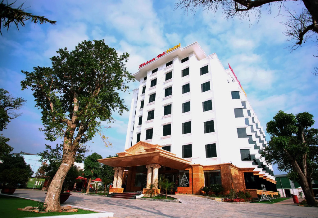 Thông Đỏ Hotel