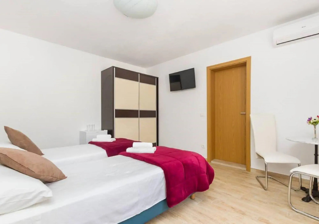 Peruzovic Rooms 1