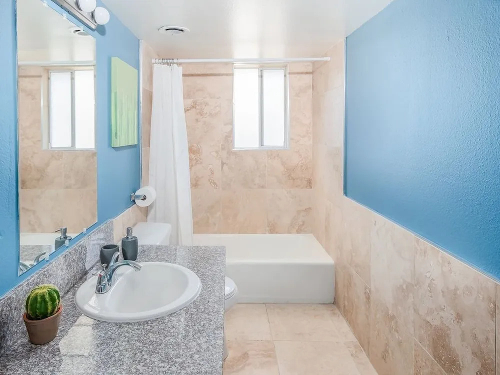 Charming 1BR With Pool by WanderJaunt
