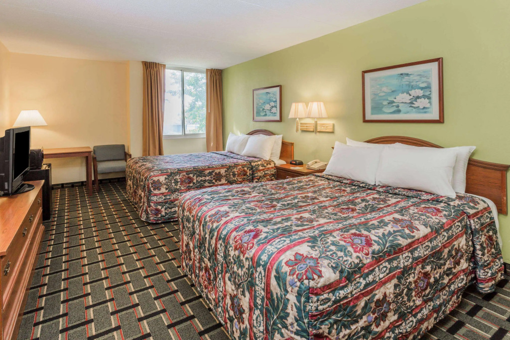 Days Hotel by Wyndham Danville Conference Center