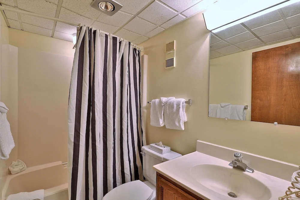 Mt Green 2br/2ba Condo: Close to Killington. Hot Tub. Pool. 3a07