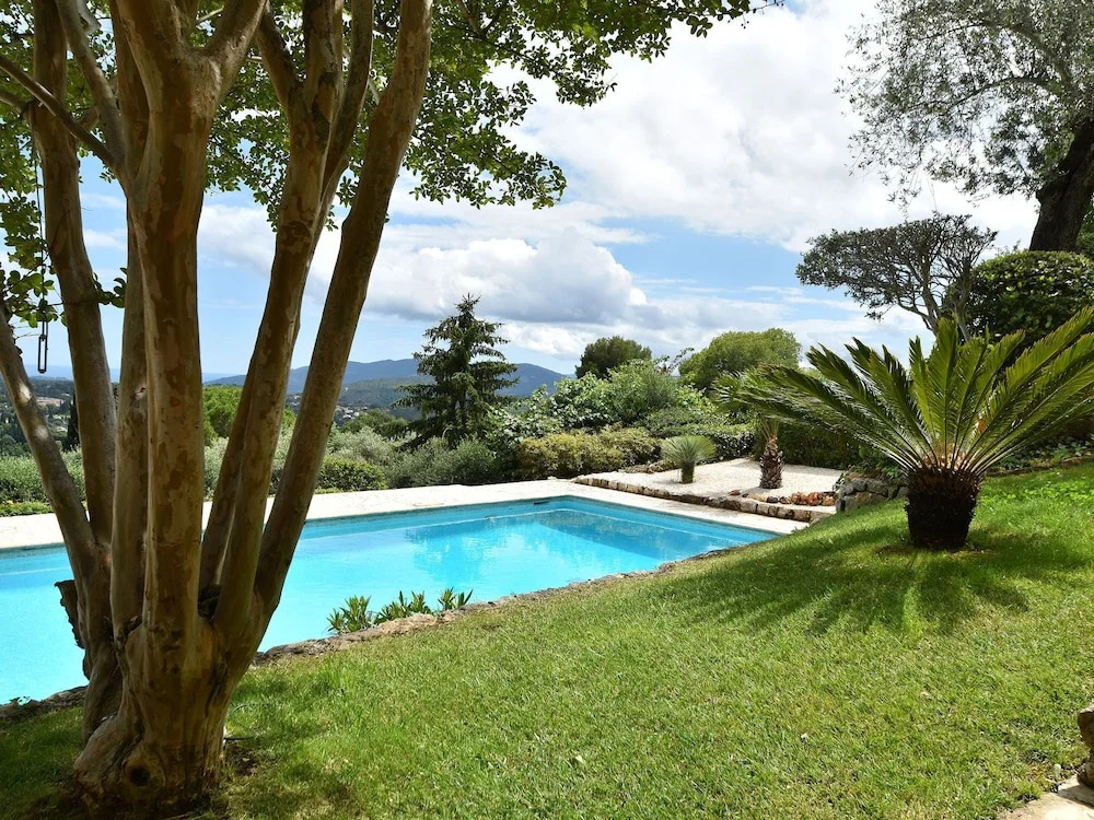 Vintage Villa in Grasse With Private Swimming Pool