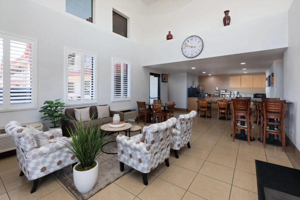 Super 8 by Wyndham Tucson/Grant Road Area AZ