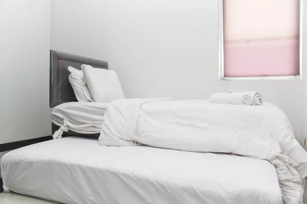 Comfortable 2Br With Extra Room At Crown Court Executive Condominium