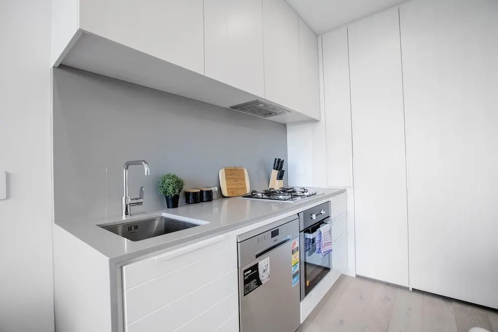 Designer 2 Bedroom Apartment In Parkville