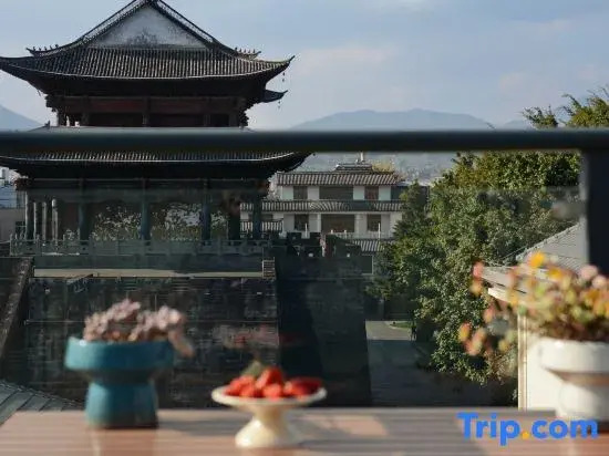 Rongyue Garden Hot Spring Homestay (Wenxing Tower Branch)