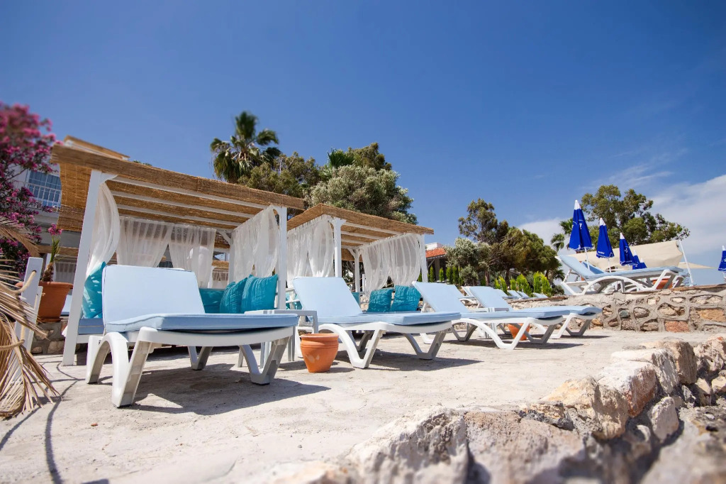 Mojo Otel Beach