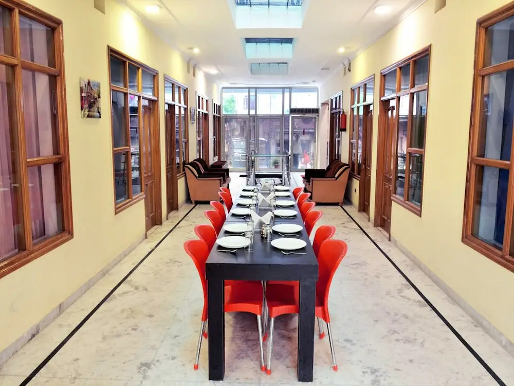 OYO 6463 Hotel Dove