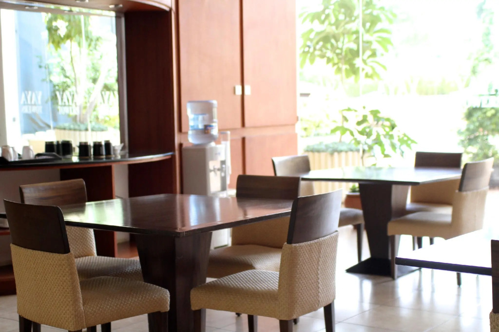 Yaya Hotel & Apartments