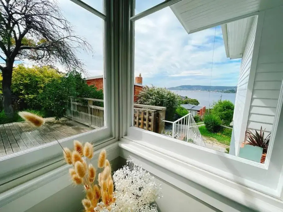 Spectacular Hobart River View Home