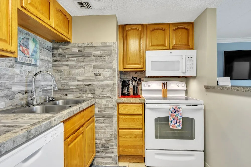 2 Bedroom Steps From the Beach in Ormond Beach, FL 2 Condo by Redawning