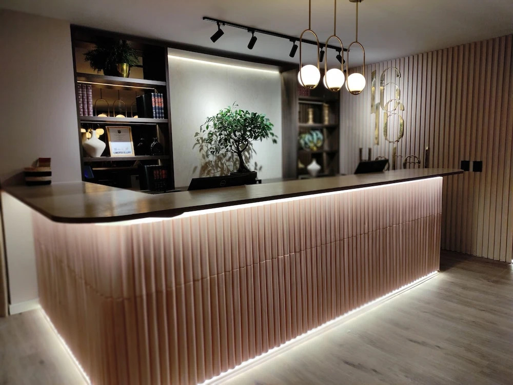 1616 Hotel