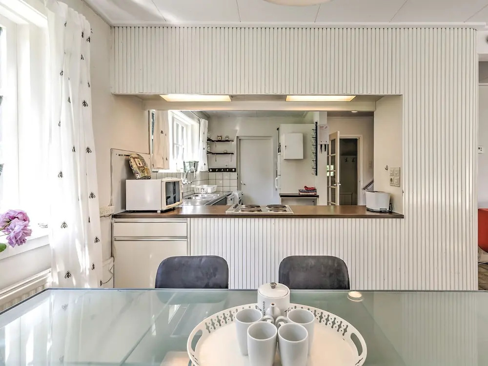 Lovely Chalet near Sea in Oostvoorne